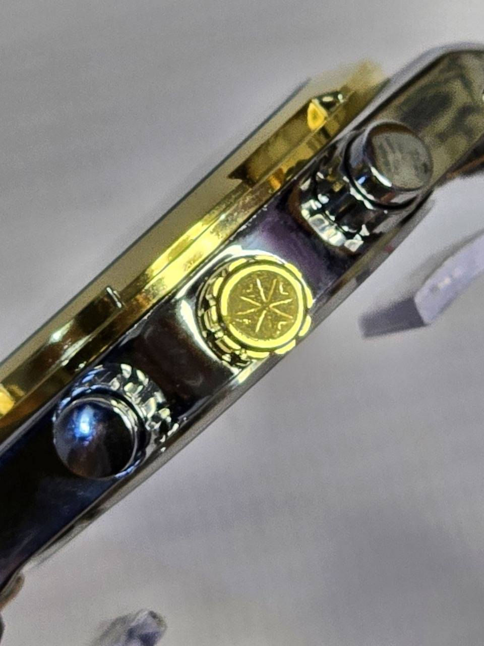 ساعة من ماركة Vacheron Constantin امزون DHL
تحفة فنية 
 مصممة لرجال الأعمال والنخبة 
مكينة كوارتز  نظام ستوبوج (جميع السناتر شغالة )
ميناء مميزة لعشاق التميز مزوده بمنفذ تاريخ
زجاج معدني ضد الخدش 
مقاومة ماء وغبار 
القطعة مختمة بالكامل 

⚠️ملاحظة متوفر قطعتين فقط 

السعر:37 الف ع اول تم 
للحجز والاستفسار يرجى مراسلة الصفحه


**إذا كنت صاحب هذا الإعلان وتريد حذفه لأي سبب، رجاءا أرسل رسالة إلى الدعم الفني**