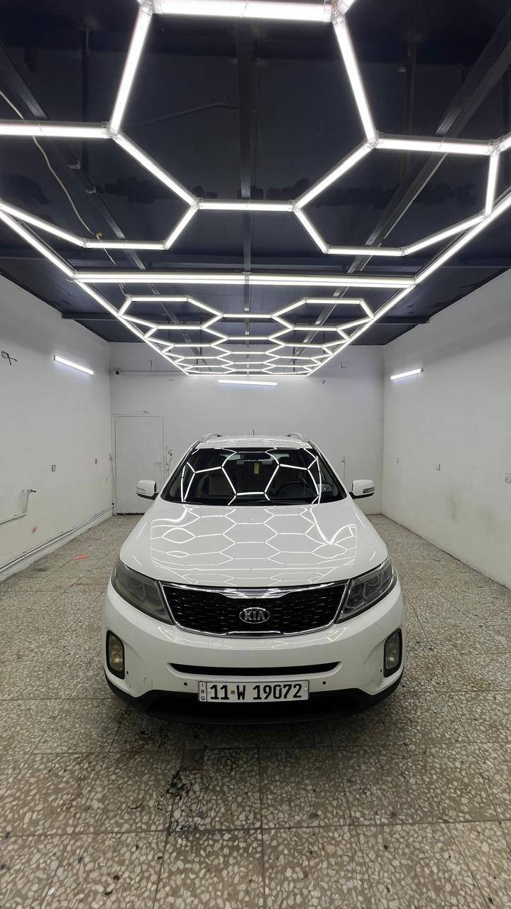 السلام عليكم
سورنتو ٢٠١٥ خليجي
 بيها نص باب صبغ السياره فول عدا البانوراما
رقم بغداد
كير ومكينه خير من الله
مكينه ٦ سلندر 
تبريد ٣ قطع
السعر ١٧٨ وبيها مجال بسيط
السياره جاهزه بدون نقص
***********
