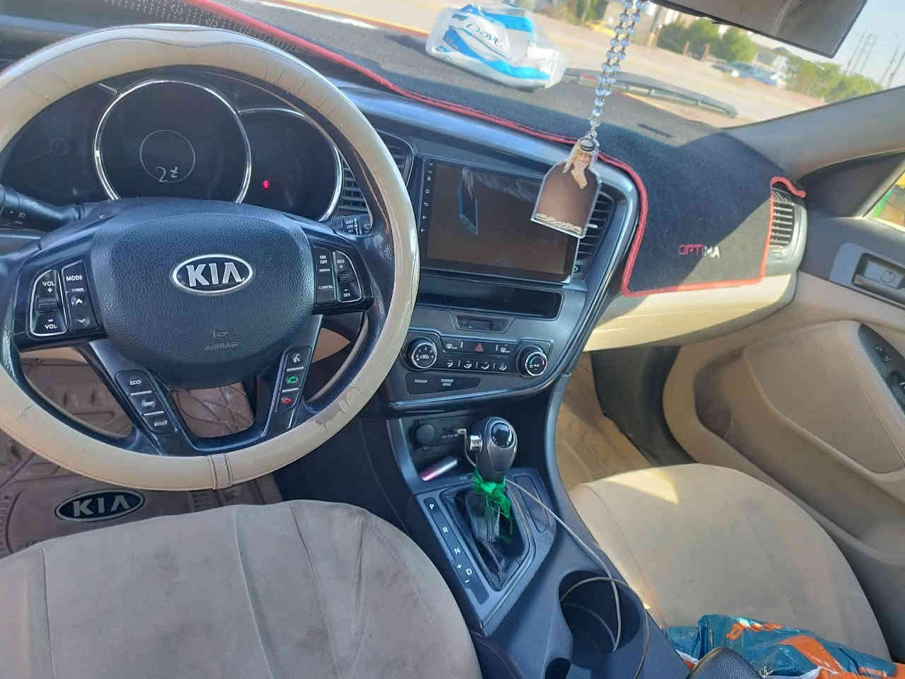 السلام عليكم
كيا اوبتيما

 موديل 2012وارد امريكي 
بيها بنيد وچاملغ فقط رقمها بغداد. 
السعر 110 مصفره هيئه وغرامات
للاتصال...

***********
