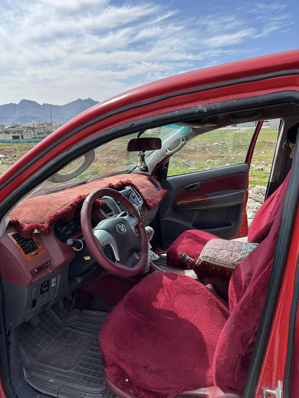 تویتا مەرزییە ساغ مۆدیل ٢٠١٤
مەسرەفی تیانیە هەموو گیانی بەشەرت
سەیارەکە بەحزام دەفرۆشم
گيڕ مەکینە ئەکسل کارەبای بەشەرت کامل مەزبوتە 
دەعم لێدران بڕاوە وەرگەڕان بەشەرت
ڕەقەم شانسی بەشەرت ئەوەلیاتی هەیە
بەشەرتی ئەوەی کيشەی مەدەنی نەبێت
هەموو کوردستانی پێبگەڕێ بە کەیفی خۆت
نرخی خوار بازار ١١٨ گەڵاو معاملە
بۆزانیاری زیاتر پەیوەندی بە خاوەنەکەی بکەن
***********
***********
