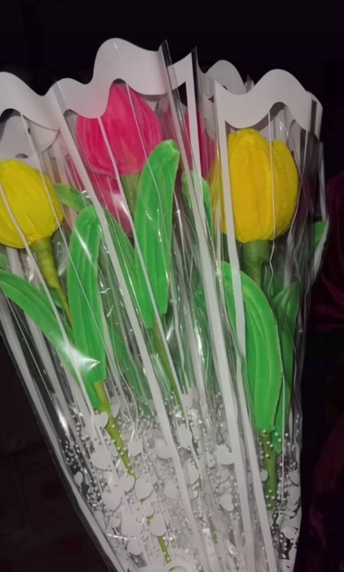 اشتغل صناعة الورود الترند حسب طلباتكم نوع الورد والالوان. مكاني اربيل. والتوصيل متوفر


**إذا كنت صاحب هذا الإعلان وتريد حذفه لأي سبب، رجاءا أرسل رسالة إلى الدعم الفني**