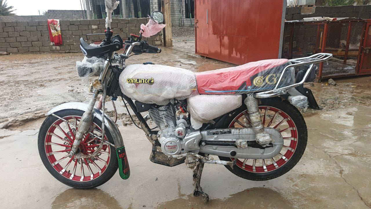 دراجه للبيع سونك 2025 ماشيه قليل كلج دهن محرك 200 
سعر 825 بي مجال نضافه كدام عينك 
***********
