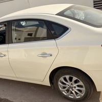 نيسان سنترا 2025 ماشية 8000السعر 125              التواصل 07828756112