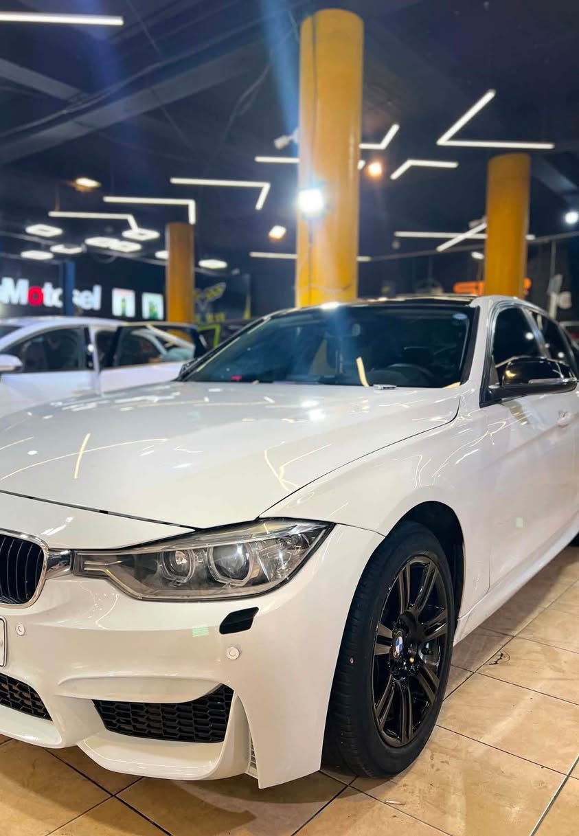 bmw 2017 320i

کامل کراوە بە m3 مواسافات فولە بەس سڵایت نیە

* Cruise Control

* Dual-zone A/C

* Start/Stop 

*lite LED /idriveشاشەی 

بۆیاخ/ یەک پەڵە بۆیاخی هەیە لەچەمەلەخی سایەق و بستێکی بۆنیەتەکەی سەیارەکە یەک دینار مەسرەفی نیە ١٤١هەزار ڕۆشتوە سەیارەکە زۆر جوان و پاک ماوەتەوە گێر و مەکینەی بەشەرت

نرخــــی:134گەڵا و مەجال 

ژ.م:*********** السليمانية, العراق
