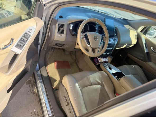 بەسمە و پانۆراما 
دەبڵ گێر ئۆتۆماتیك وعادی
كوشن خەزن و كوشن سارد و گەرم
شاشە و. كامێرا
سندوق شەفت 
شەش پستۆنی دەبڵ ئەكسل  گێر و مەكینە بەشەرت 
بێ بۆیاخ 

نرخی 95 وەرەقە و. مەعمەلە  شوێن چەمچەماڵ *********** شمشمل
