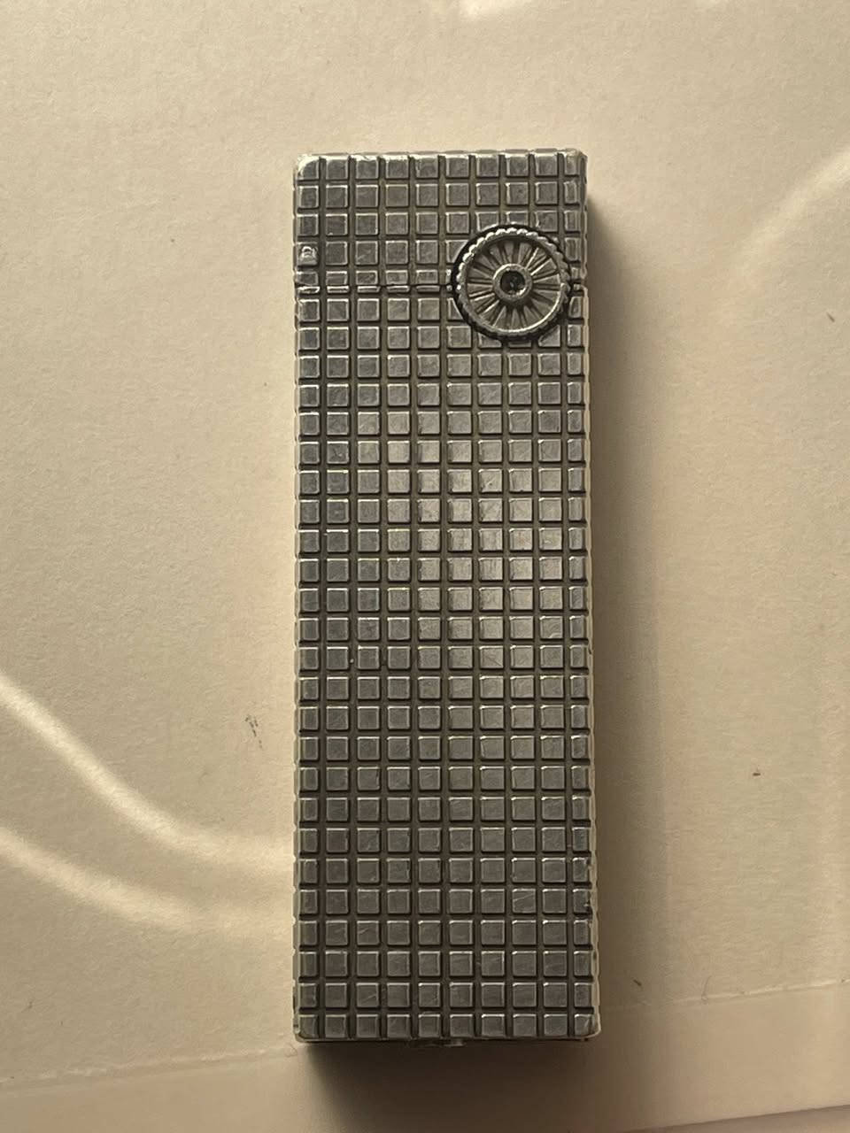 مارومان / Maruman طلاء فضة
المنشا: اليابان 
انتاج : ١٩٧٠ 
المادة: طلاء فضي (Silver Plated)
شغاله ومضمونة من تهريب الغاز 
للاستفسار خاص او
***********
