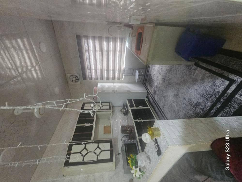 منزل 🏠 مساحه 250 متر طابو زراعي سند 25 مالك عراقي يحتوي المنزل عله 3 غرف نوم 6 4 وديوان 5 4 ومطبخ حار 🥵 او بارد 🥶 صاله جبيره دورج دائري او طارمه جبيره البيت كلش حلو بناء حديث *********** وتساب
