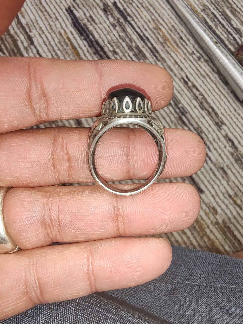 مراوس نزل شنو عندك حجم الخاتم ٢٥ بغداد البلديات


**إذا كنت صاحب هذا الإعلان وتريد حذفه لأي سبب، رجاءا أرسل رسالة إلى الدعم الفني**