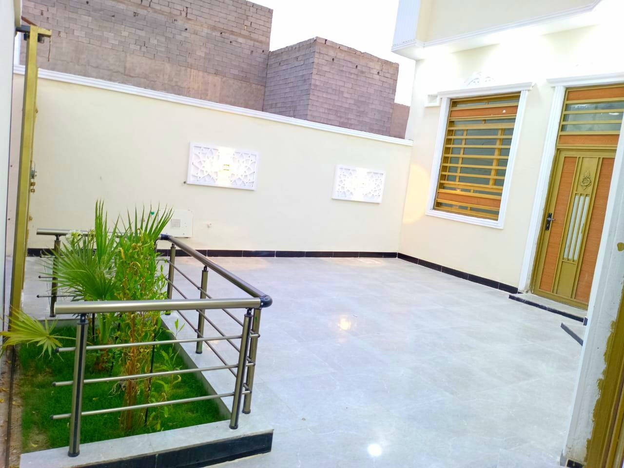 🏡 إعلان دار سكن للبيع  🏡
***********📱ابو مهدي 

🔹 نوع العقار ملك صرف زراعي
فرصة مميزة للبيع في أبو الخصيب – كوت ثويني 🌿

🔹 المساحة: ٢٠٠متر
🔹 الطابو: ملك صرف زراعي
🔹 يتكون من: ثلاثه غرف منام
🔹 البناء بلوك  درجه اوله

- يقع ع شارع١٢متر 

🔹 يحتوي ع:
-استغبال
-صاله
-مطبخ
- حديقة جميلة 🌳
- كراج للسيارة 🚗

📍 الموقع ابوالخصيب كوت ثويني 
#السعر ١٣٠مليون وقابل للتفاوض
اللاستفسار ***********📱ابو مهدي
