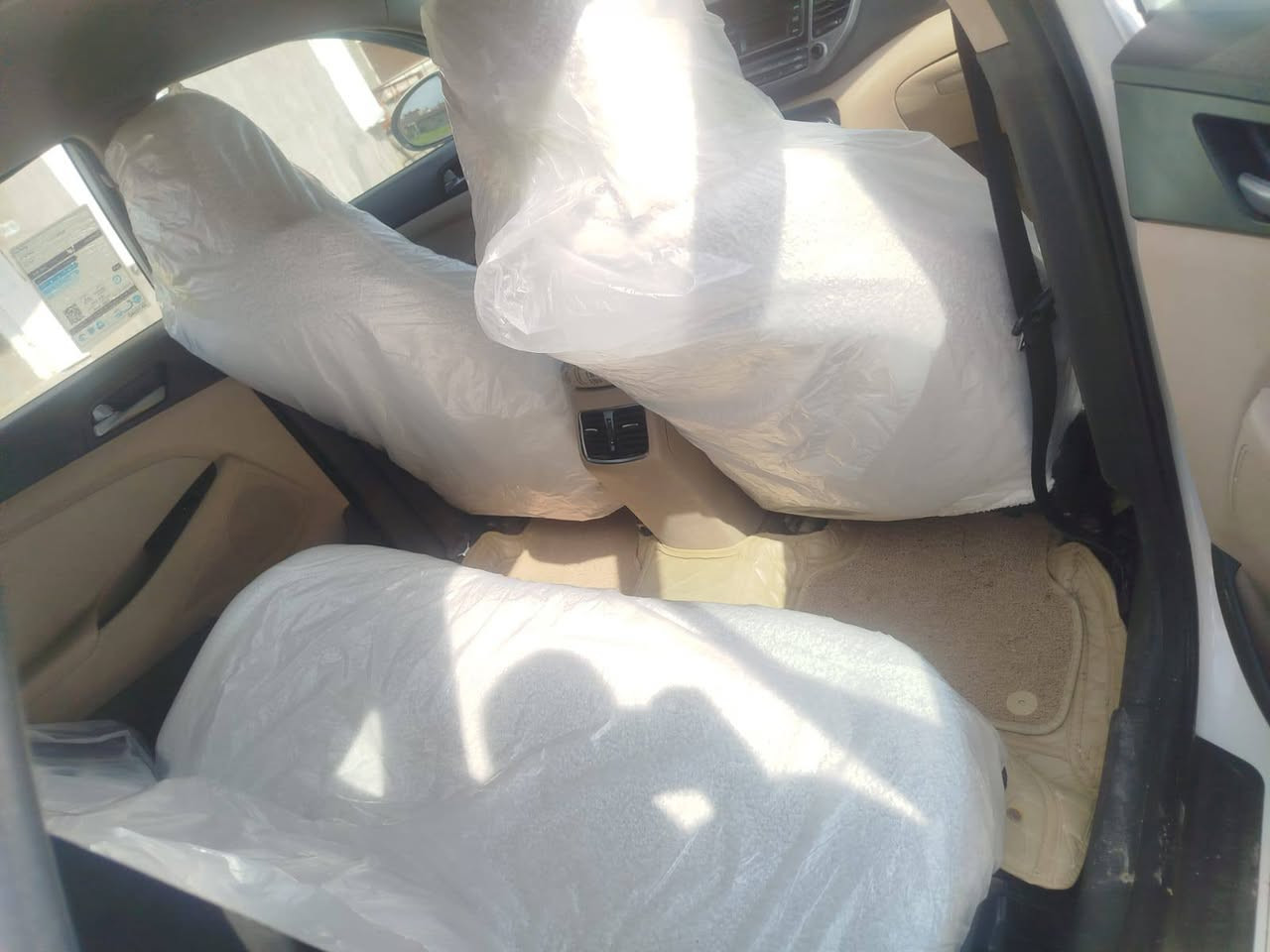 توكسان ٢٠١٧ سعر ١٥٥$
رقم سنويه جديد تحويل وكاله شرط 
كير ومحرك شرط صبغ بس ٢ قطع بوند و جاملوغ 
فول موصفات بس بدون فتحه  اخوان إلي مو شراي لا يتصل رجاء رجاء  ***********
