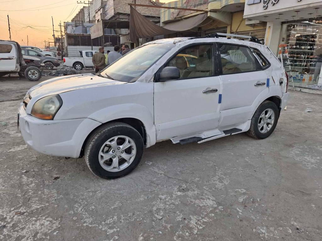 السلام عليكم اخوان للبيع كيا توسان موديل 2009 رقم اربيل تحويل او وكالة شرط محرك 2000 السياره كير محرك داخل جديد سياره بيها حادث وبيعها على حادث كما واضح بل صور سياره شغاله وتمشي السعر مناسب لشراي للاتصال بل رقم *********** مكان سياره بغداد بغداد, العراق
