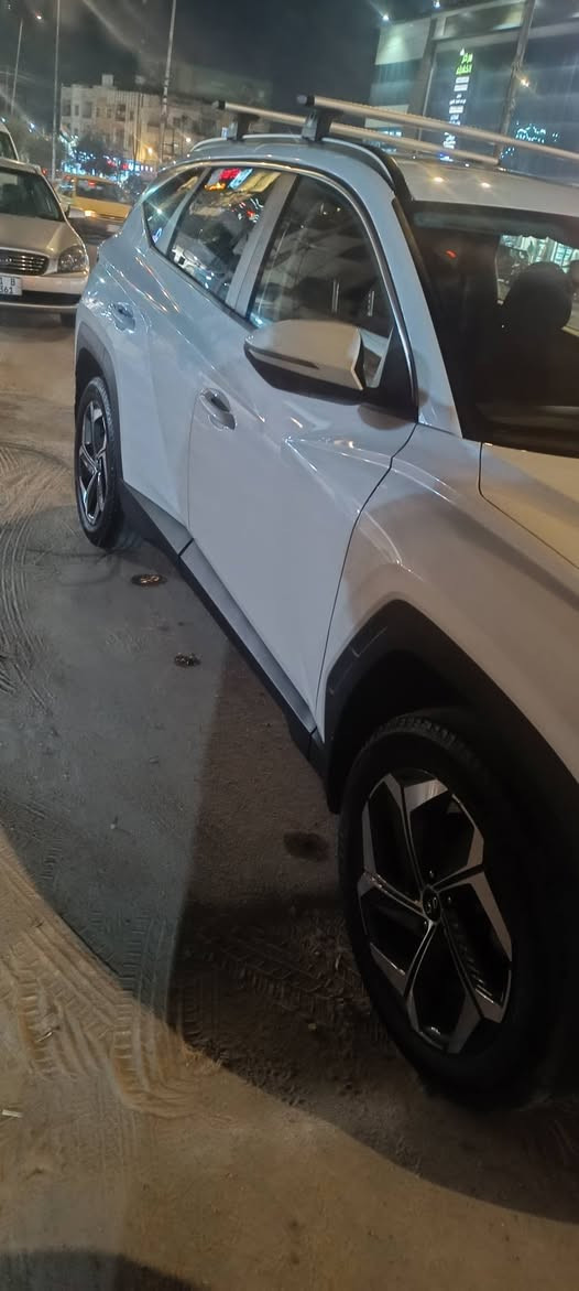 توسان وارد امريكي للبيع
توسان وارد امريكي ماشية 25 الف 
السيارة مكفولة لغد وشواصي وحادث بدون صبغ او ايرباك 
مواصفات السيارة
1-فتحة
2-تشغيل بصمة
3-شاشة. ايباد
4-دفع رباعي
5-رادارات جانبية وخلفية وامامية
6-توقف ذاتي وقيادة ذاتيه
7-دخول ذكي 
8-تدفئة مقاعد امامي وكراسي كهرباء
9-فول تحكم ستيرت وكامرة دواره
10-تشغيل عن بعد 
11-باب الصندوق الخلفي كهربائي 
وبعد بيه هوايه مواصفات 
صور الحادث كدامك بالمنشور والسيارة بدون صبغ
موديل 2022
تفاصيل اكثر اتصل 
وتساب
***********
