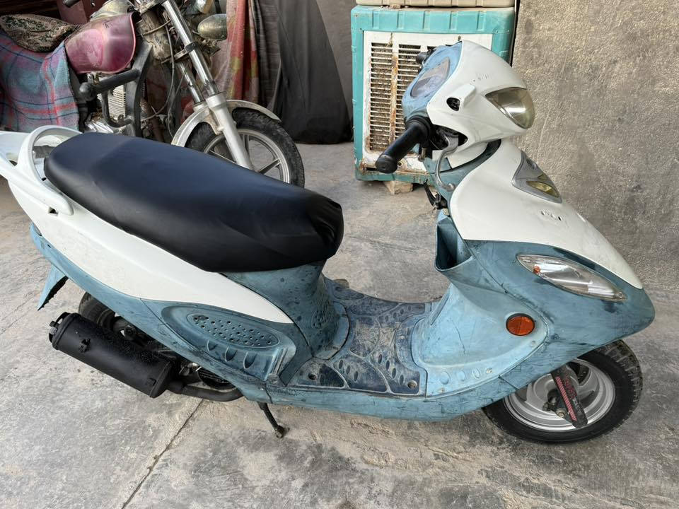 دراجة
للبيع كهربائيات شغال سلف  لايت هورن الدراجة نضيفه شوف العين ‭0774 239 0729‬ واتساب فقط. حي الحر
