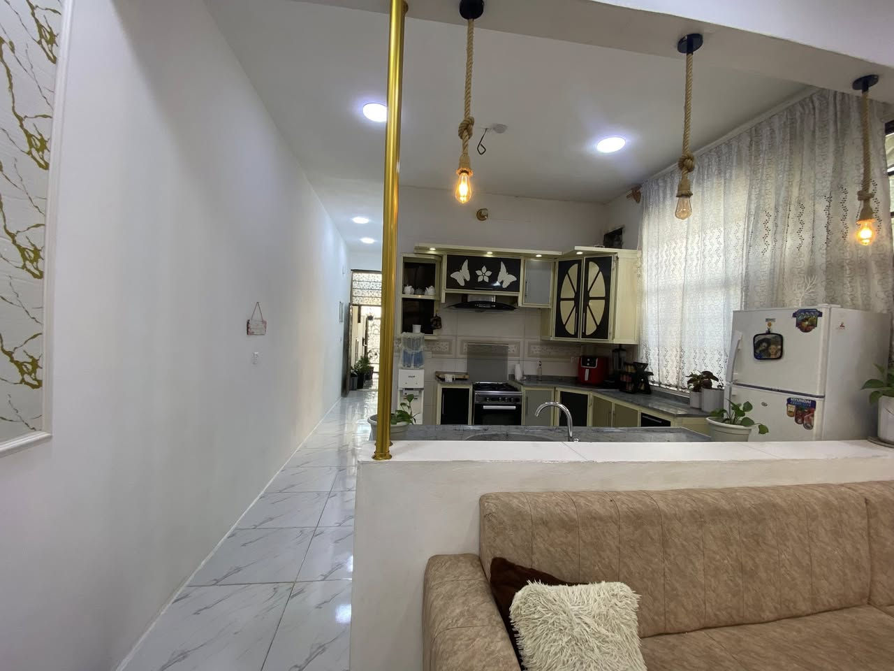 البيت للبيع الموقع دور الزراعة الرابعه اول فرع ع الشارع الرابعه
يتكون من استقبال ومطبخ وصاله ومغاسل وغرفه ومناور عدد 3 صبغ سيراميك سقوف ثانويه للغرفه ومغربي للاستقبال متكامل 

وطابق ثاني بيتونه وغرفه
المساحة 115 في الوكاله طابو زراعي عقد 25 
الشارع 10 متر 
ماء كهرباء متوفر 
السعر 62 وبي مجال للشراي 
للتواصل مع وسام الجبوري 
رقم الهاتف  ‭0777 802 5501‬
