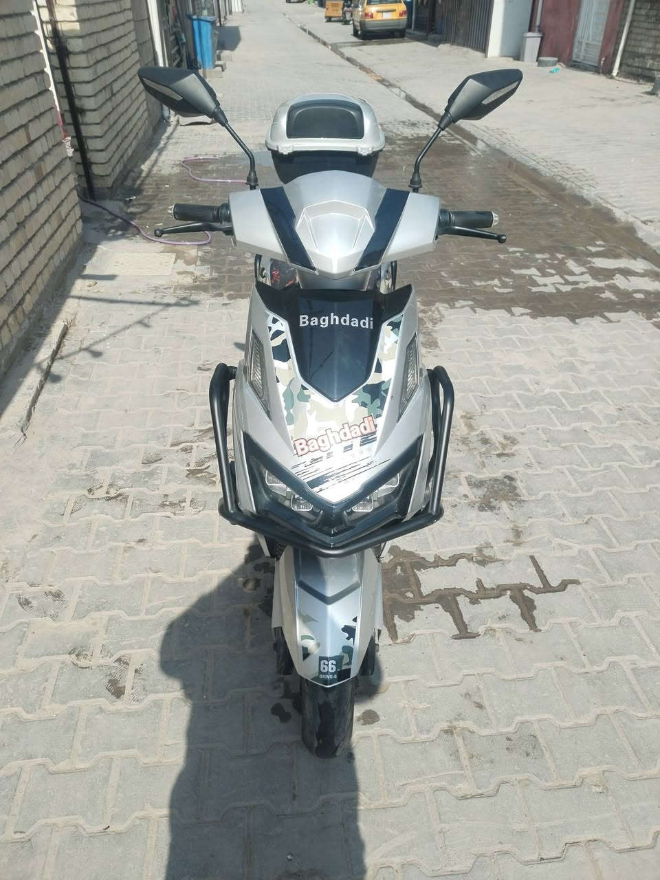 سلام عليكم ورحمة الله وبركاته دراجه سكنس شحن مدرع نضيفه جديد العنوان الشعلة  سعر مليون بيها مجال رقم ***********
