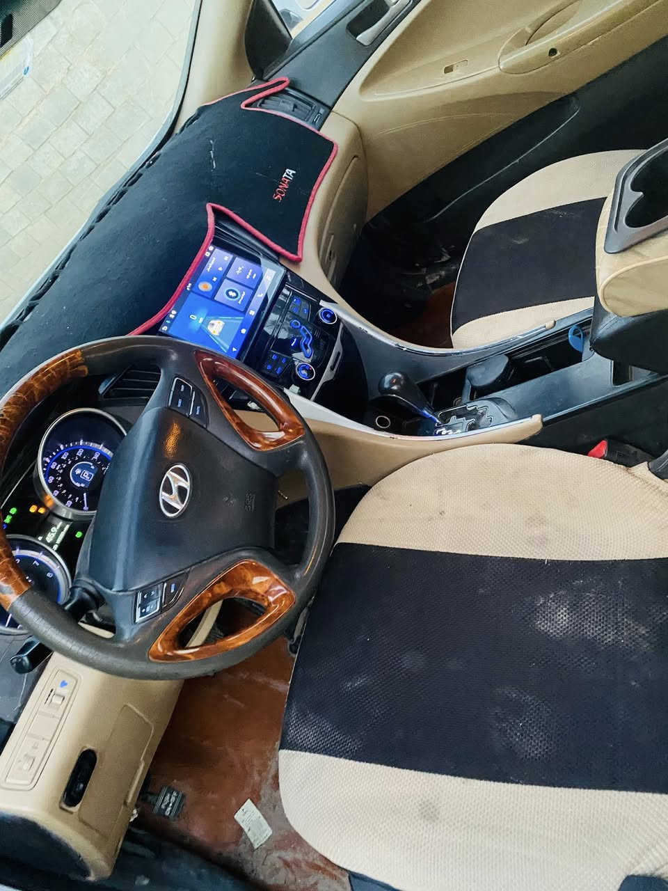 السلام عليكم للبيع سوناتا 2011سيارة خليجي سيارة مصبوغه عام بيه ضرر جاملغ الخلفي  سيارة محرك بيه رواجز صوت بل محرك يروح و يرجع بس لا تبخير ولا تنقيص رقم أربيل تحويل تريد وكاله  السعر 80بيه مجال اتصل ***********
