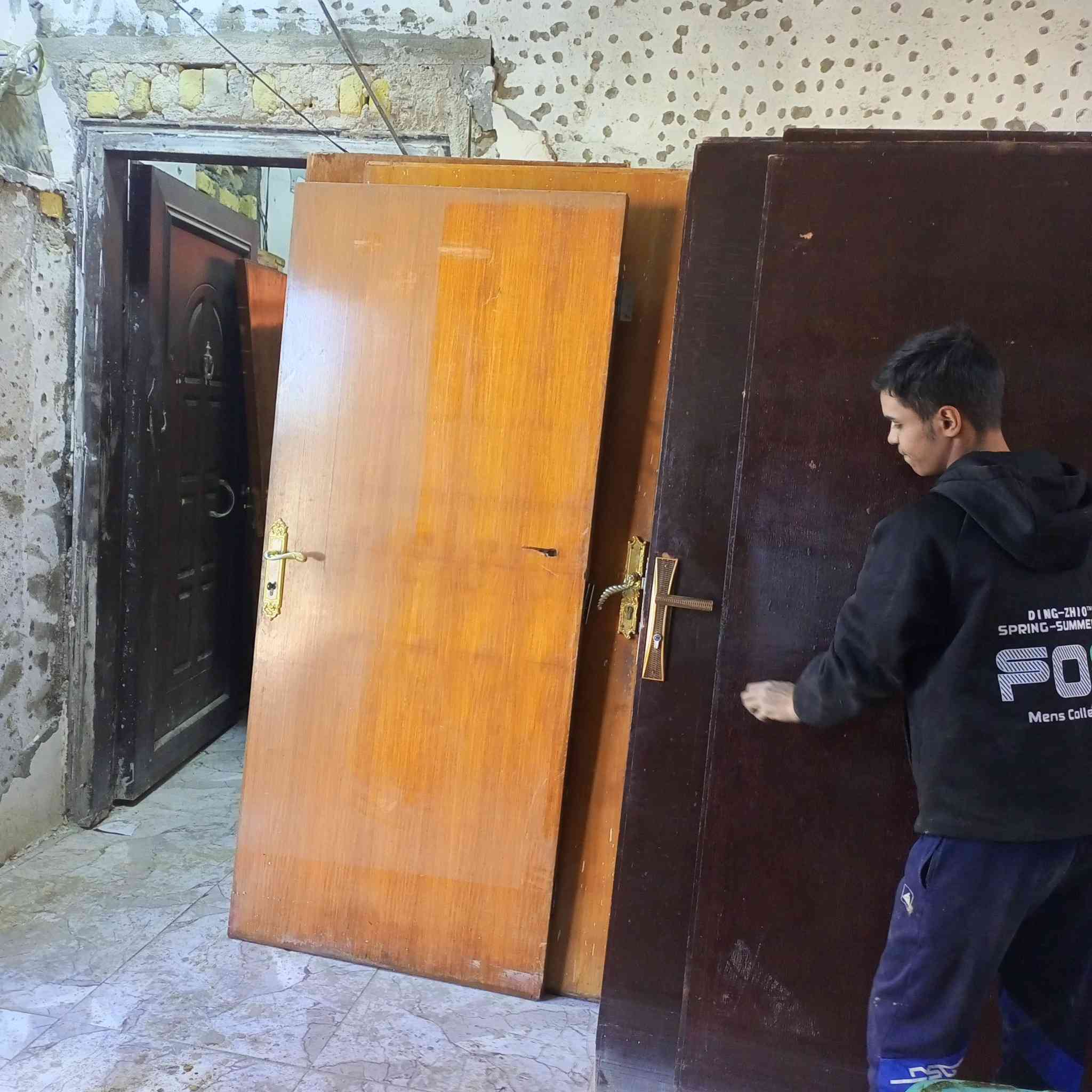 اسواق سفوان الرميثة
حي المهندسين بسايدين الجدد

قرب مدرسة الثانويه العراقيه 

للبنين اليوم نزلت عندي وجبة بيبان

خشب صاج وتركي شرط النضافه 

جمله مفرد رقمي *********** واتساب

او *********** واتساب
