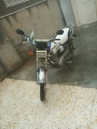 دراجه للبيع موديل 18 نامه ماكينه مفتوح كل شيء شغال سعر خاص07512165618....