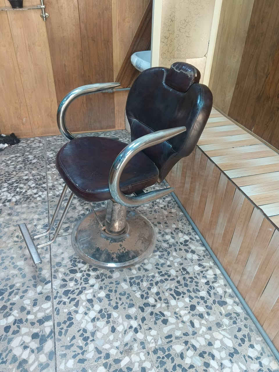 السلام عليكم شلع للبيع ديكور فقط ابيع
بغداد العبيدي
الاستفسار ***********
