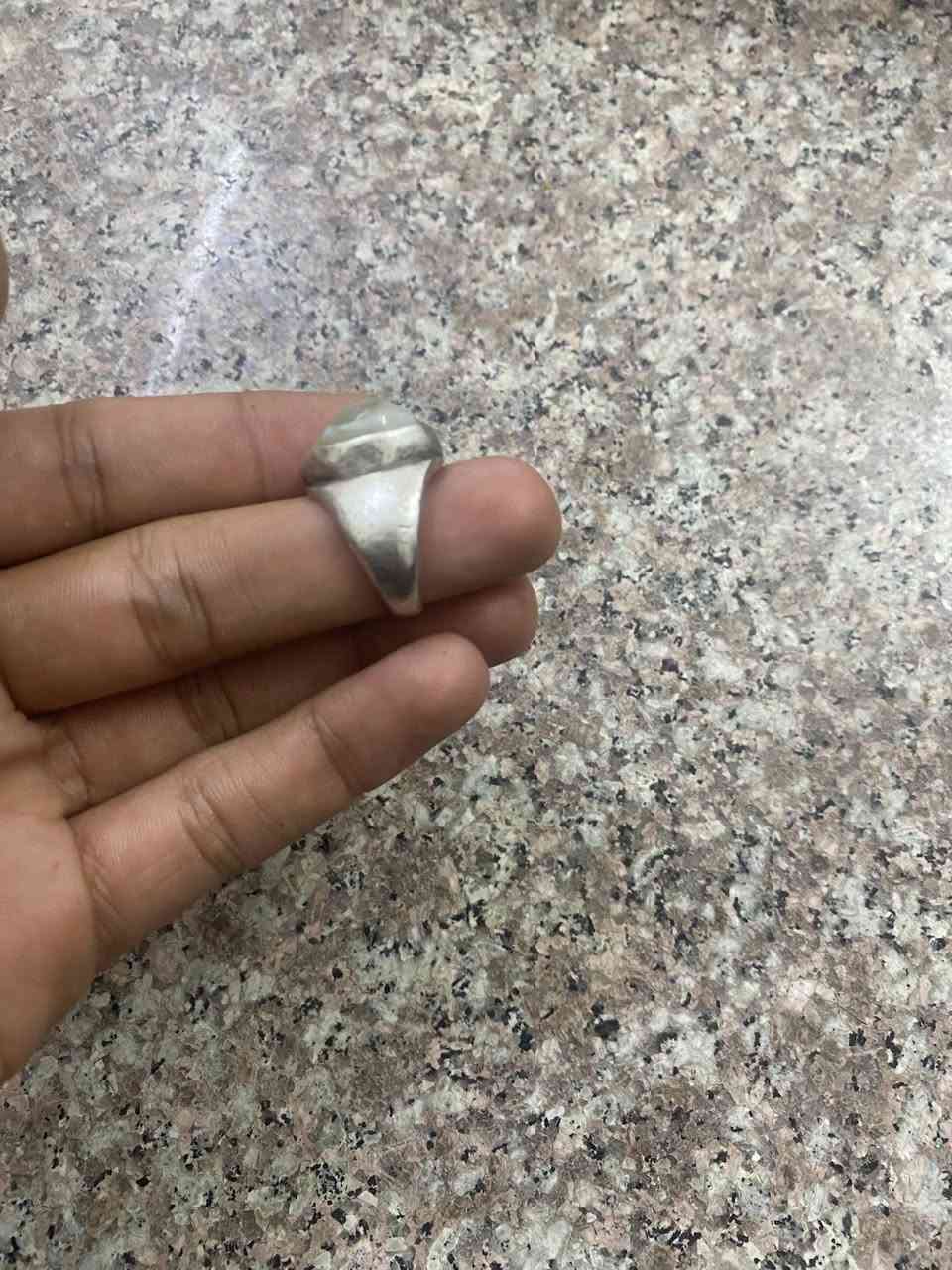 عندي هذا المحبس للبيع سعر ١٣٠وبي مجال


**إذا كنت صاحب هذا الإعلان وتريد حذفه لأي سبب، رجاءا أرسل رسالة إلى الدعم الفني**