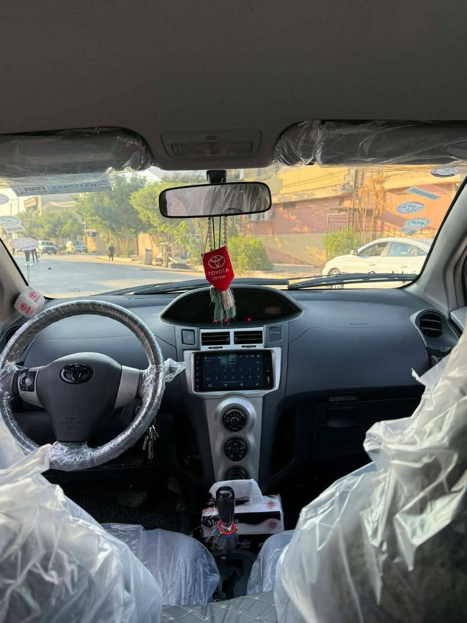 يارس موديل 2010
گير اوتماتيك 
فقط جاملغ تبديل بلادي 
بطاقة بنزين موجود 
سنوية جديد لحد 2027 
مكان كركوك 
سعر 85 مجال بسيط 
*********** 
*********** كركوك, العراق
