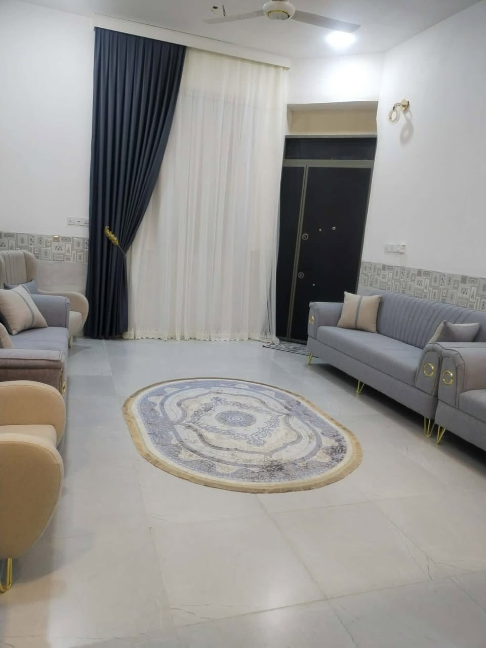 للبيع دار حي الاطارات مساحته 125 ركن حرف T مربع مطلوب اسكان 50 مليون طابقين3 غرف نوم بناء 2024
للاتصال***********
