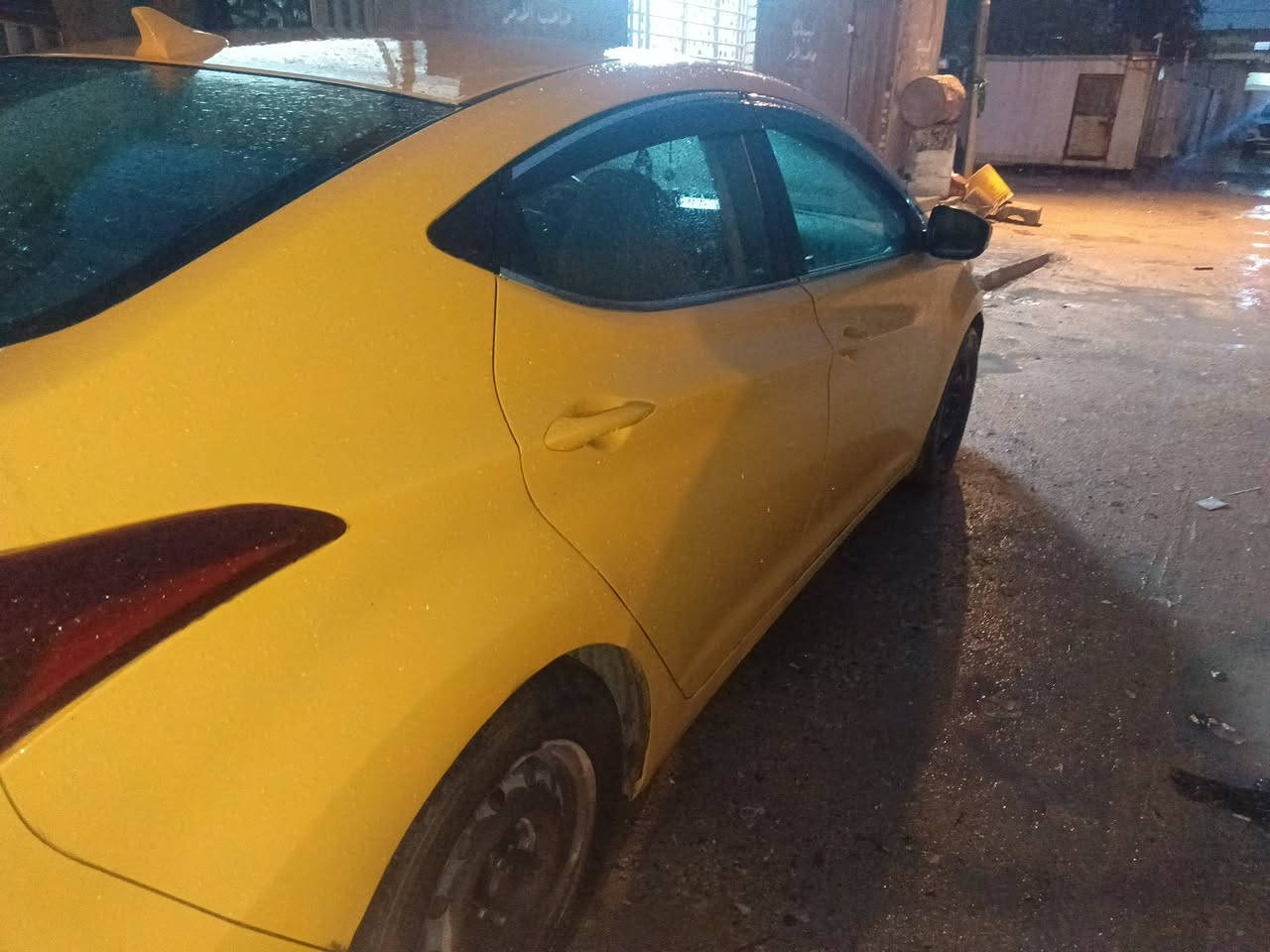 السلام عليكم سياره انتره مديل 13يساره بصمه وفتحه موصفات فول 
سعر 100وبيه مجال رقم ***********
