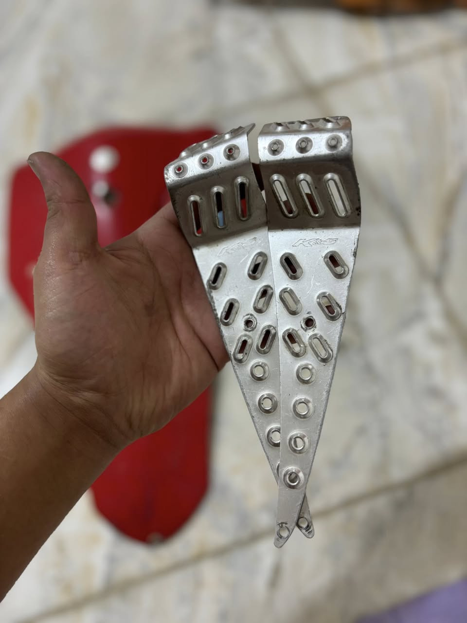 هـ ***********☎️
يدات سباق ودوسات ks وسبايدر كاربون حقيقي
للأستفار اتصال او واتساب ☝🏻.
