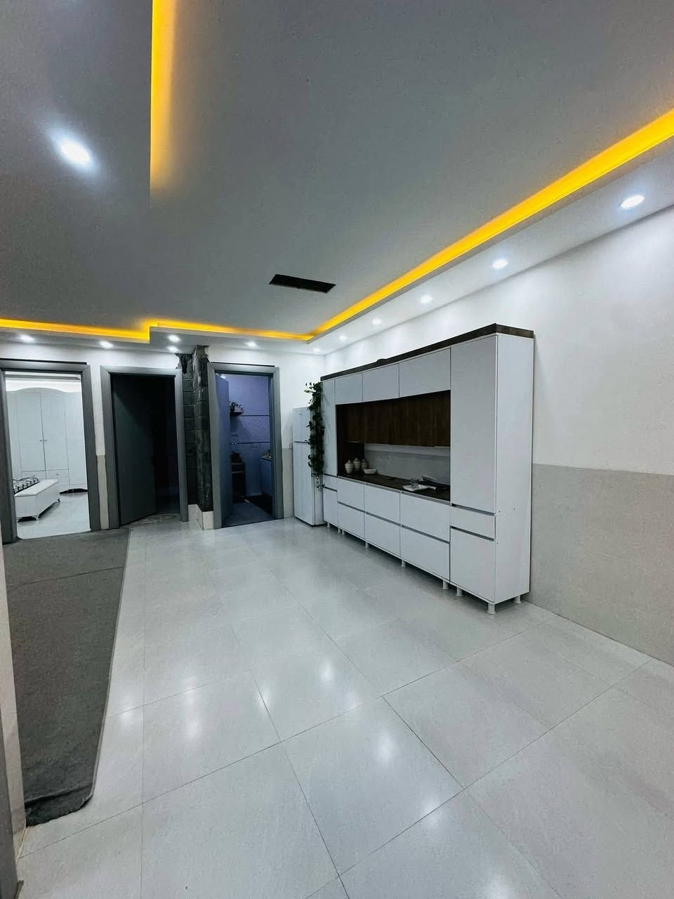 سلام علیکم
نرخی 315 گەڵاو معاملە
#خانووی_مۆدێرن بۆ فرۆشتن ⛪💒
ناونیشان 📍 ناحیەی ڕزگاری 

◼️ گەڕەکی ئاوةباريك 🌃🌆 
◼️ ڕووبەری 7.5 بە 20 = 150 مەترە  
◼️ شوێنێکی زۆر خۆش و دڵگیری هەیە
◼️روى لة سليمانية
◼️دةرگاى توركى ئةصلية🚪
◼️دكتى مةركةزى بؤ هةموو ژوورةكانى كراوة❄️
◼️ ژوورةكانى كامل مغربية
◼️ نرخەکەشی زۆۆۆر گونجاوە 
◼️ خانوویکی زۆۆر پاک و جوانه فول  كامل كاشية  

🔴 ژوورەکانی ئەم خانووە پێکهاتووە لە ⬇️

🔶 میوان 🪑🚪
🔶 مساعد مطبخ ☕
🔶 هۆڵێک 🖼️
🔶١ ژوورى نوستن 🛋️🛏️
🔶 ڕۆشنایی 🪟
🔶 مشتەمەلات 🛁🚿
🔶ژوريكى لة سةرةوةية⬆️ 
.  
💵 نرخى ئةم خانوة مؤديرنة ٣٧٠ گةلاو مةعامةلة💵💵💵💵

***********☎️
***********☎️
🏢

ئێوەی بەڕێزیش هەر موڵکێکتان هەبوو بۆ فرۆشتن یان ویستان بیکڕن دەتوانن ڕەسم و زانیارییەکانتان بنێرن بۆ ژمارە ڤایبەری 📳✅ ***********
