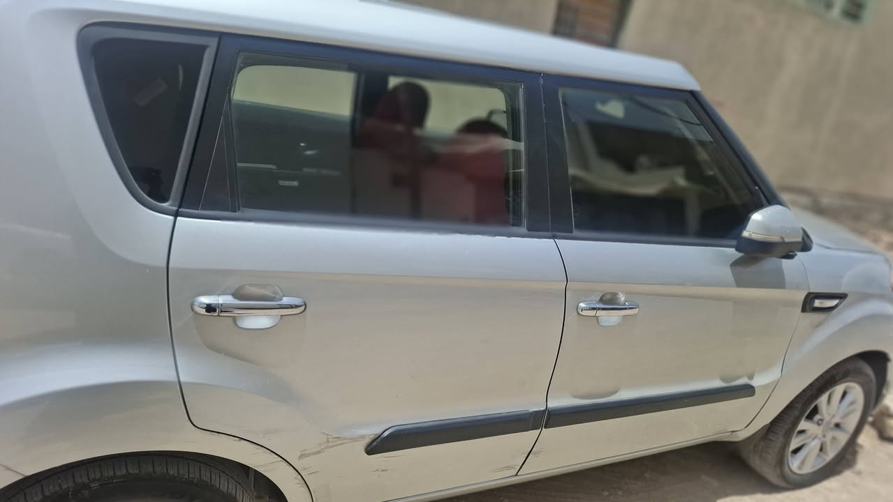السلام عليكم
سياره صول للبيع 
موديل ١٣ 
ماشيه ٩٣ حقيقي 
محرك ٢٠٠٠ دوش 
وارد امريكي 
حادثها جاملغ وبنيد بدون ايرباك 
رقم بابل مكانها ديوانيه 
اشارات بالمري 
السياره حدادية جديدة 
زوج تايرات جديد 
دهن جديد 
بيها طخات خفيفه 
للاستفسار التواصل ع الرقم 
***********
