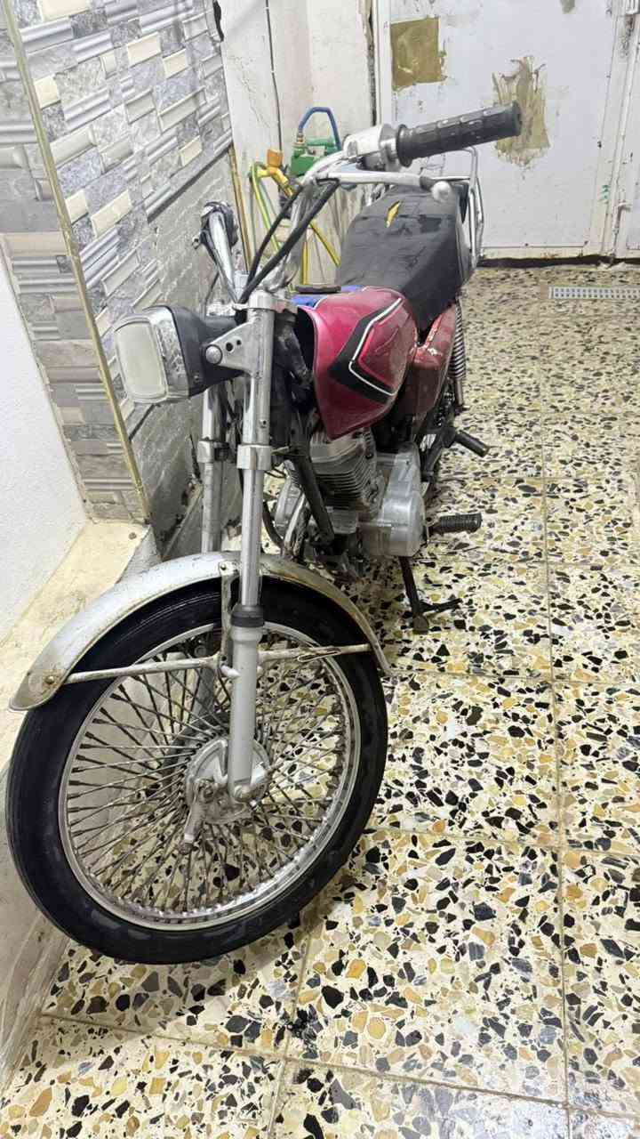 اربع كير محرك ارشه بيه خيط بخار
للبيع سعر 200 وبيه مجال
***********
