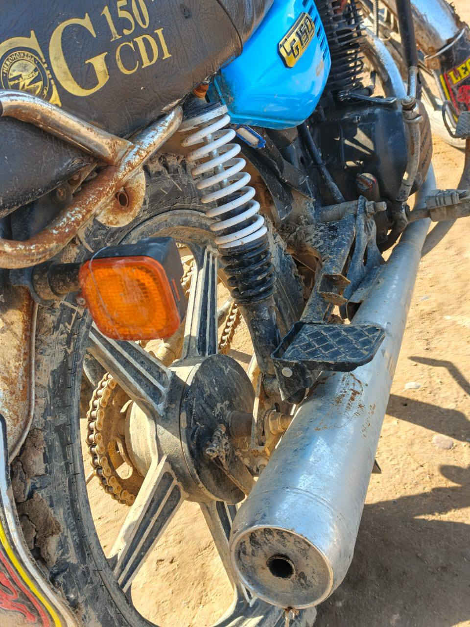 السلام عليكم
ماطور كامل من كلشي بس بي صوت بل محرك 
للمراوس بستوته 
***********
