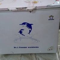 للبيع مجمدة كلش نظيف وشغالة السعر 175وبيهامجال 07717103035