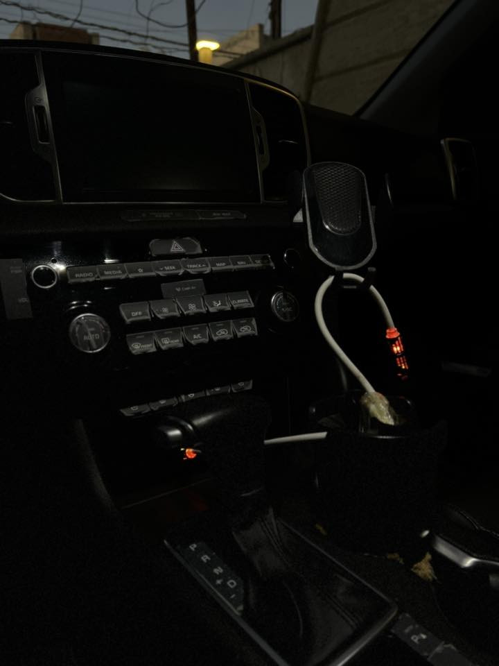 السلام عليكم اخويه 
كيا سبورتج وارد امريكي بيع او مراوس 
موديل ٢٠١٩ sx اعلى فأه بالسبورتج 
حادثه يوصلك صوره على الوتساب 

مواصفاته 

١- كشنات تدفأه تبريد 
٢- استيرآ تدفأه 
٣- كامره دواره مع حساسات 
٤- شاشه كبيره 
٥- تحكمات مع شفتات ستير آ
٦- ليتات زنون مع  دوران الاستيرآ
 ٧-جنطه كهرباء 
٨- إشاره ترحيب 
٩- تدعم ٣ انظمه صرف وقود 
١٠- تشغيل بصمه مع بيبان مع جنطه 
١١- تبريد قطعتين 
١٢- بنوراما 
١٣- رقم الشاصي 
KNDPRCA60K7540614
مكان السيارة  بغداد الدورة 
تواصل ***********
وتساب اتصال
