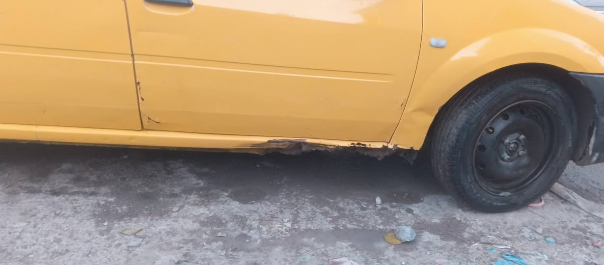 من رخصت لادمن البيع 2010مكنها كاظميه السياره بيها تلحيضات موضحه بل صوره كير محرك تربريد خير من الله مبيها صبغ ولا تبديل السعر 30مجال بصيط ستفسر ويتساب ***********
