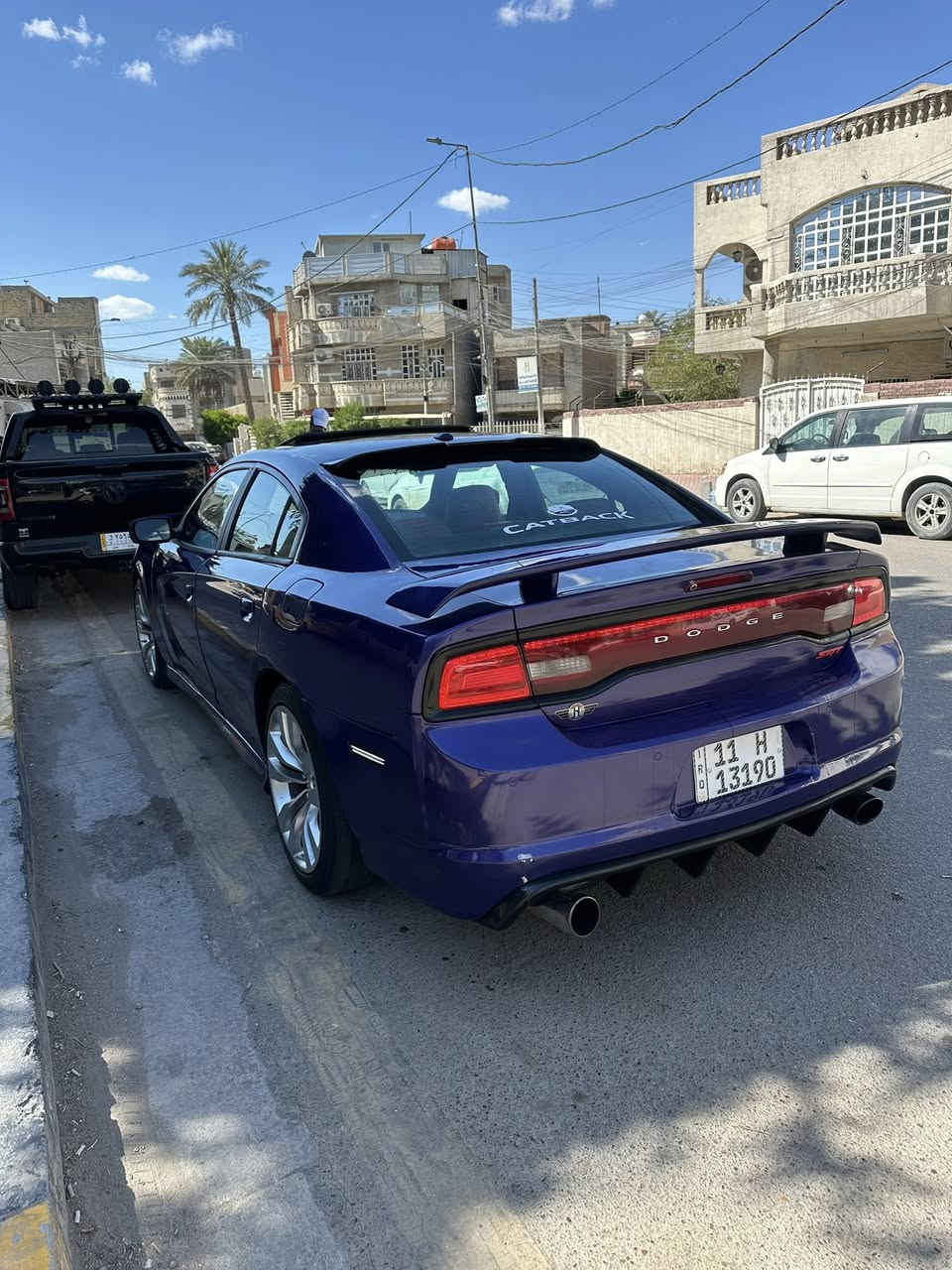 سلام عليكم
جارجر SRT 2014 
دواخل احمر جلد مخمل 
كشنات كهرباء 
استيرن كهرباء 
حار بارد كلاص 
قطعتين تبريد 
لايت منضومه زنون 
سماعات هارمن كاردن 
سياره فول مواصفات 
كشنات خزن 
شواصي لغد كفاله 
فتحه 
تغير لون بنفسجي 
اصل ابيض 
مبدل طابوكه مال 5700 هيمي 
سياره خير من الله 
مكان بغداد 
اعظميه 
***********
السعر  128 بي مجال كلش بسيط
