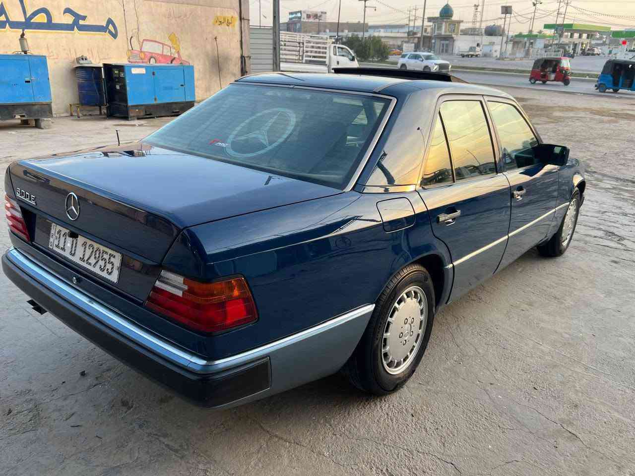 السلام عليكم مرسيدس دب🐼مديل 91 رقم بغداد الجديد السياره بيه قطعتين صبغ. اثر جراد  محرك 300 قبل اسود
السياره جديده متروكه من 2012 
السعر 90 
*********** الفلوجة, الأنبار
