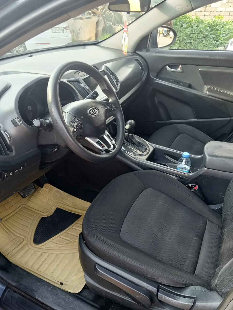 السلام عليكم كيا سبورتج للبيع 2012 ضرر بابين محرك 20 تبريد كير خير من الله رقم نينوى السيارة جاهزة وتحويل السعر 130 وبيها مجال للشراي رقم ***********
