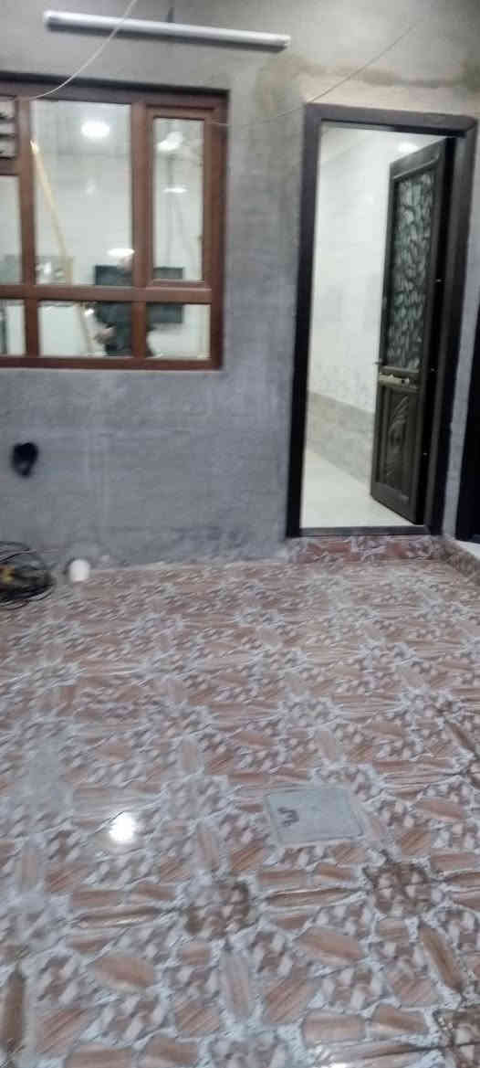 دار للبيع زراعي مساحة 150متر طابق واحد موقع حي واسطي المعوقين غرفتين نوم واستقبال هول مطبخ وصحيات كراج البيت فول سيراميك سقف ثانوي السعر المطلوب 110وبي مجال  اي استفسار عله خاص او اتصل بل رقم  ***********
