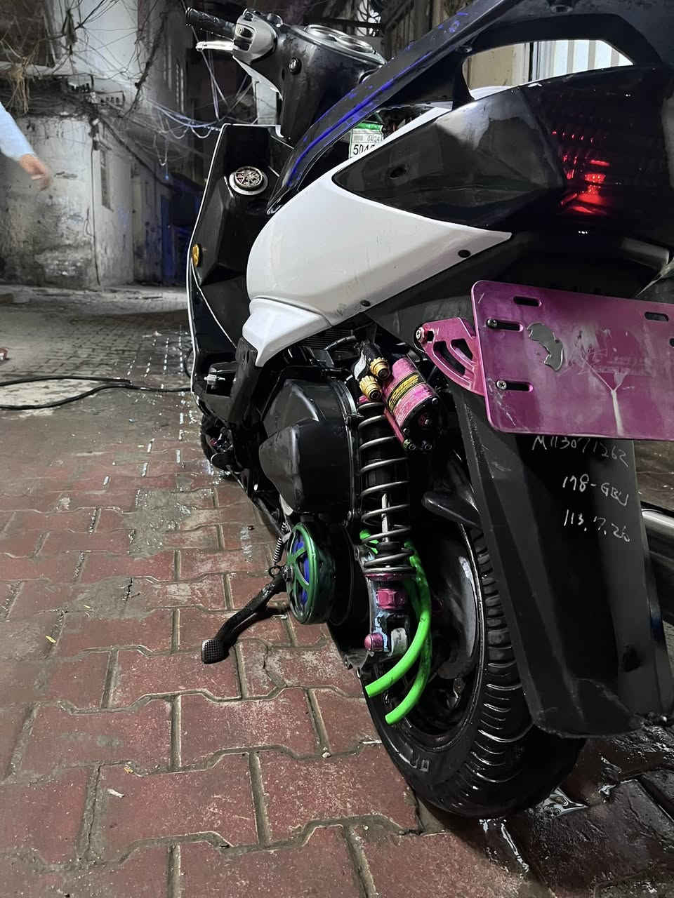 سلام علكم
سكنس فحل للبيع 
مكينه رياضيه ممعروفه ولا مفتوحه 
كلجات رياضي 
ويل مشيف 
فج فلنجه تطواله رياضي 
دبل امامي رياضي 
دبل خلفي 
صالنصه بوري عدل 
قطره دهن وأكسل 
قاعده رقم 
يدات بريك 
راديتر دهن مداور 
ستان صف براغي بيها مزرفه 
بس دشبرلها عاطل 
دراجه قويه كلش 
يرادلها سايق بطل بس 
 المكان بغداد الكفاح سوك الدراجات 
هـ*********** 
سعر خاص
