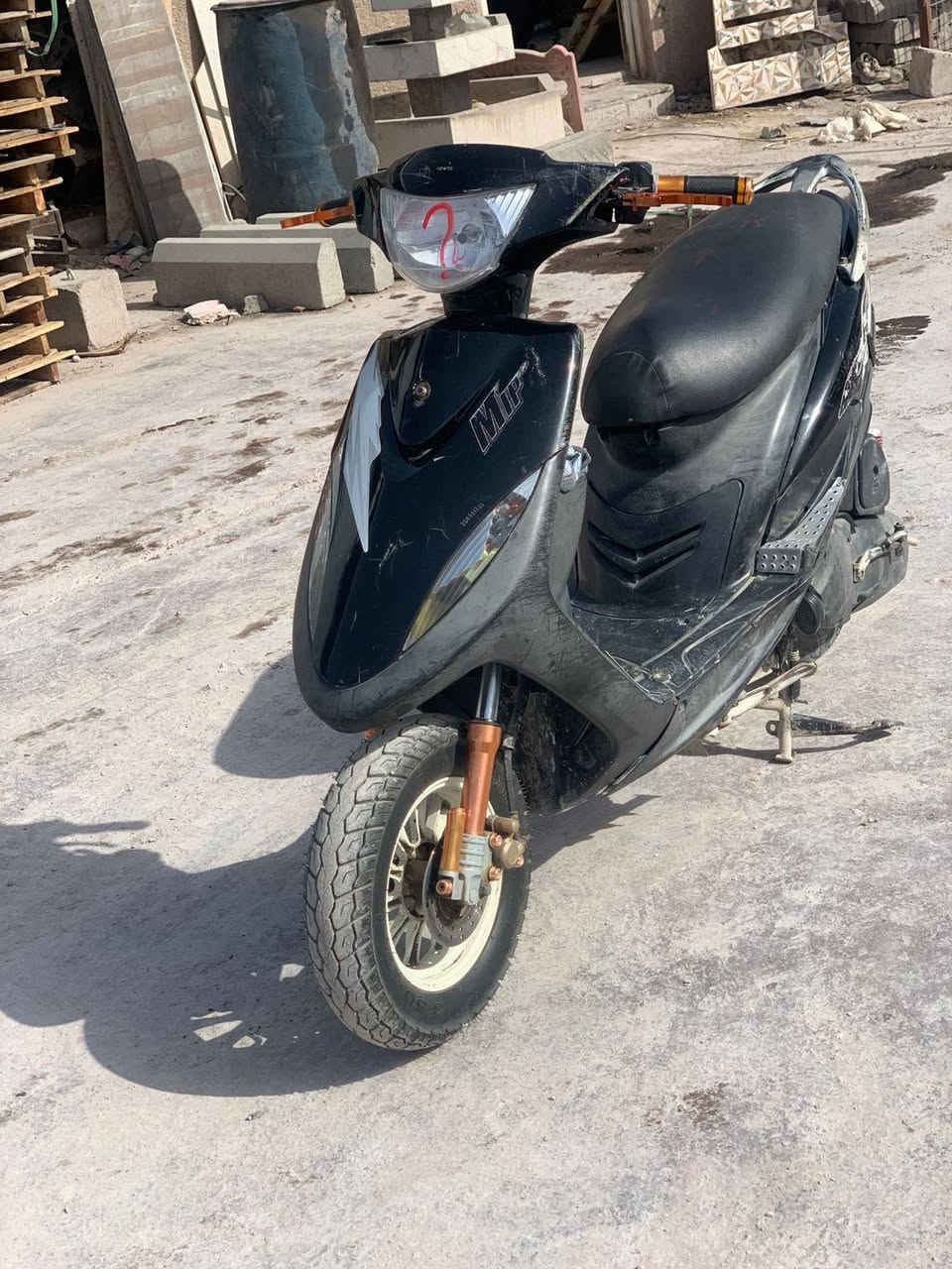 سلام عليكم عندي هاي ماكس عدله دراجه خرسه ما بيها صوت بوشه ابلاديه
ما مفتوحه شلعتها قويه كامله كل نقص ما بيها بس ابريكات ما يشتغلن سعرها 500 مكان بغداد بلديات ***********
الشراي يجي اويتدلل
