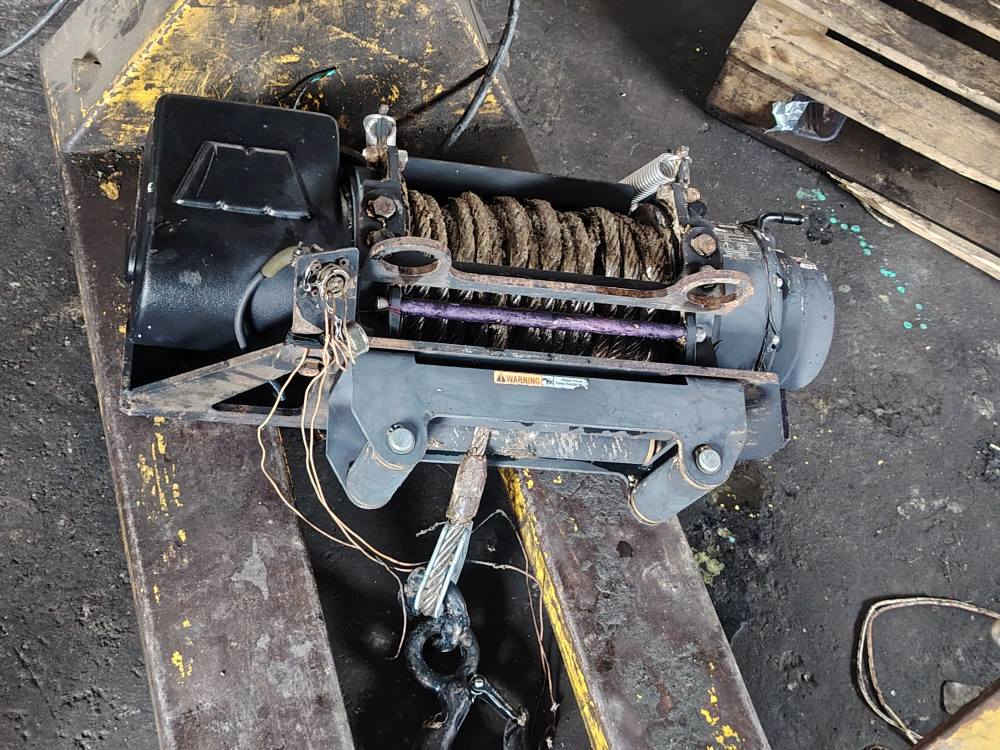 وینجی امریکی 8 طن بە کارنە هاتوە بە س بۆ تاقیکردنە وە ایشیکردوە 24 ڤۆڵتە *********** السليمانية, العراق
