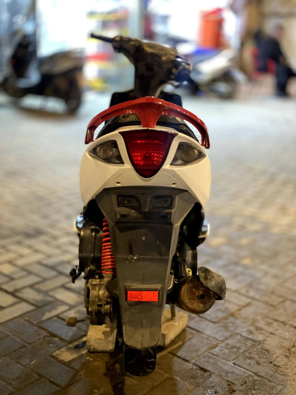 السلام عليكم ماكس مضلع للبيع الدراجه نضيفه مثل ما موضح بالصور كهربائيات كلها شغاله بس باتريها ضعيف عوزها باتري المكينه خرسه بيها صالنصه توبو كاربون السعر 600وبيها مجال متواجد واتساب ***********
