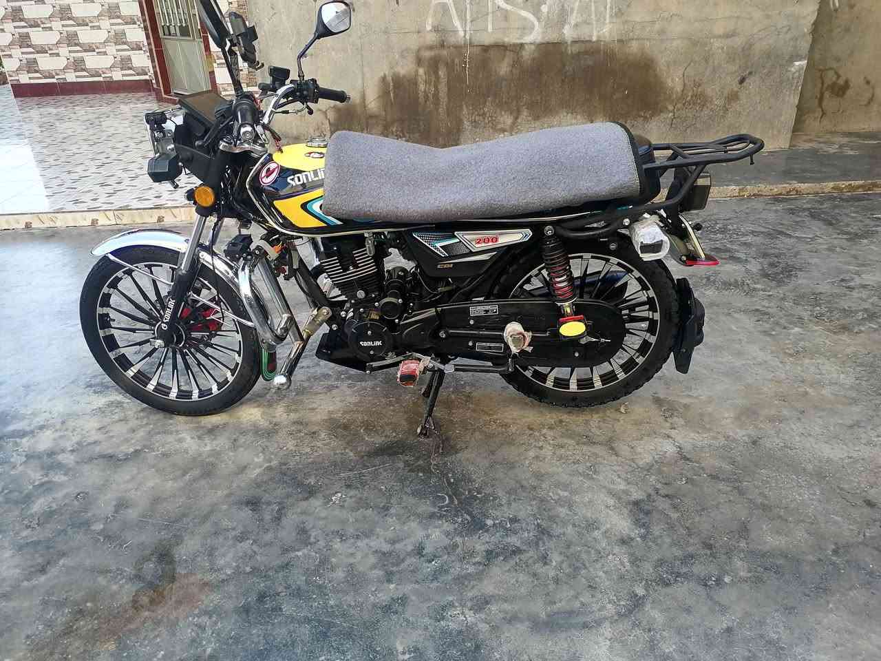 دراجه سولنك 2025 للببع ويرهم مراوس حسب القناعه دراجه مناقصه شي اوراق وسوجات كامله مكاني القائم حصيبه متواجد خاص ***********
