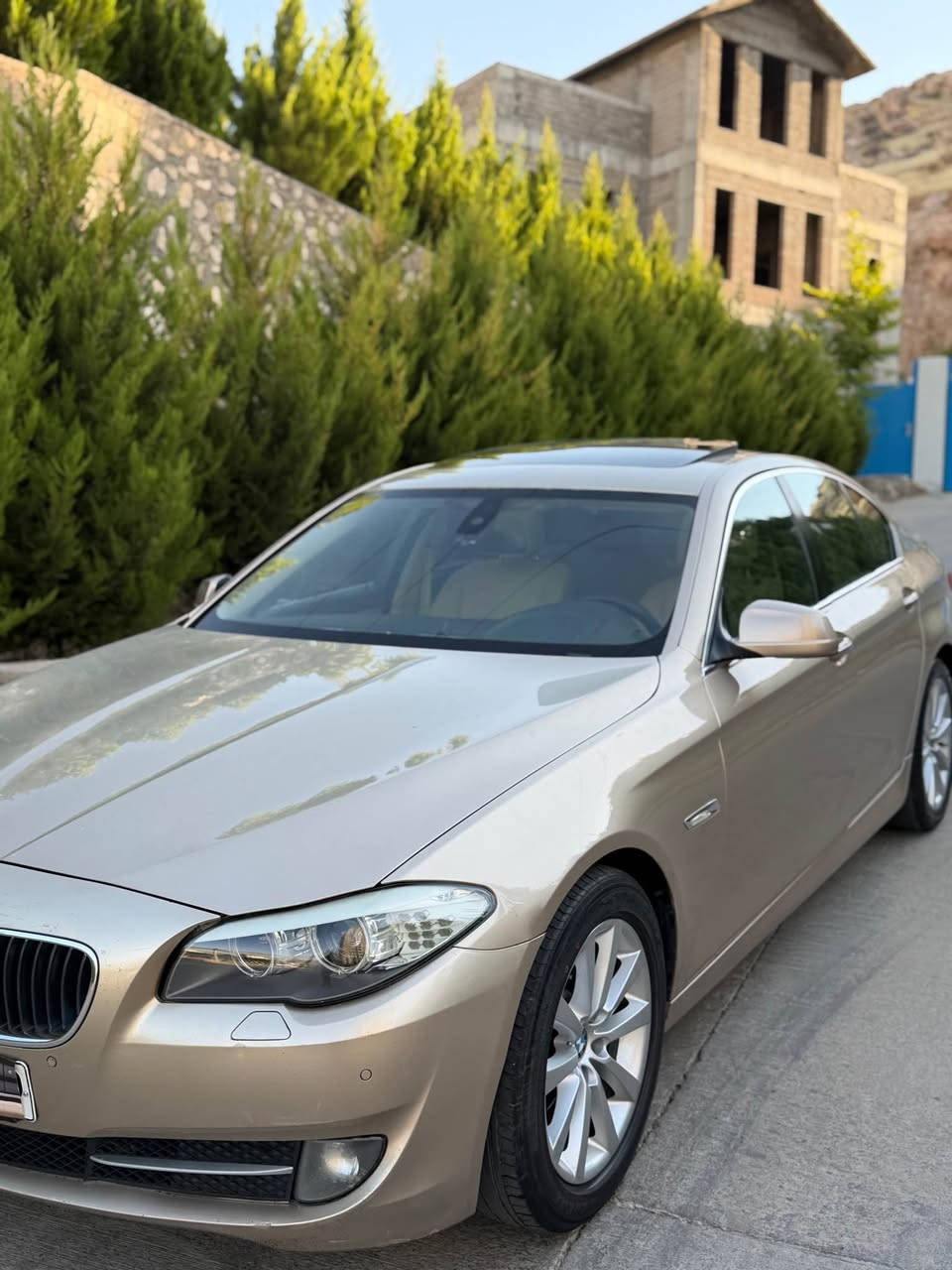 BMW F10 /525
حجم محرك ٥٢٥ نوزل كورت محرك مرغوب
فول سلايت و كوشن جلد و خزن و كهرباى و هئته ر و تبريد
شاشه كاميره حساس رادار 
تاغم تايراد جديد 
سندوق شفت لايت زينو شريكه 
٢٤ سماعات 
سياره اوروپى بدون رقم 
منافست غرامات بشرط
سعر ١١٥ ورقه و مجال 
مكان سياره دهوك 
***********☎️ دهوك, العراق
