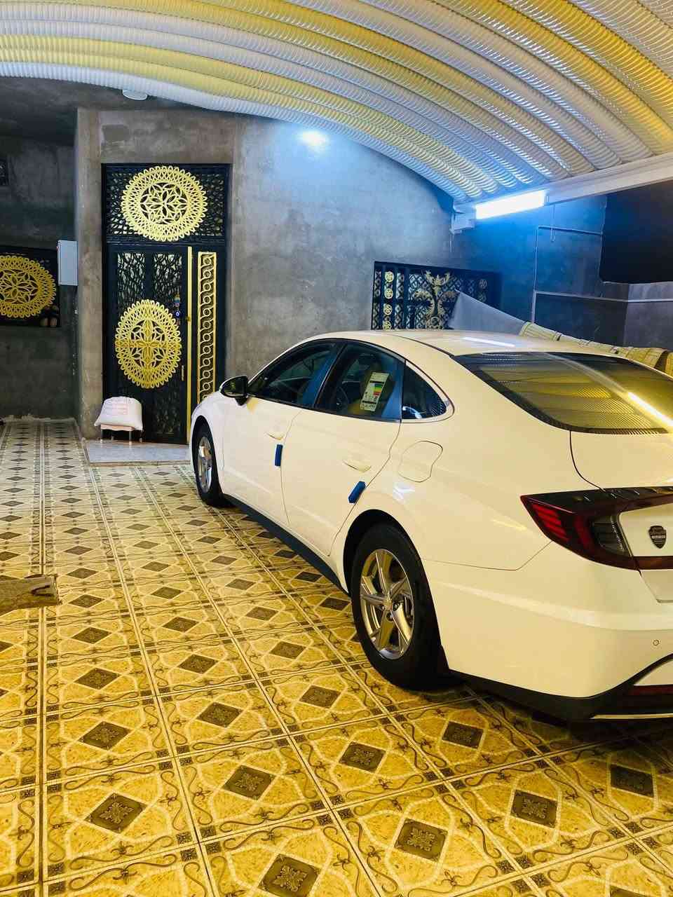 سوناتا لون ابيض صدفي خليجي ماشيه 140مكينه2.5مديل2023 السعر195
الرقم.***********
