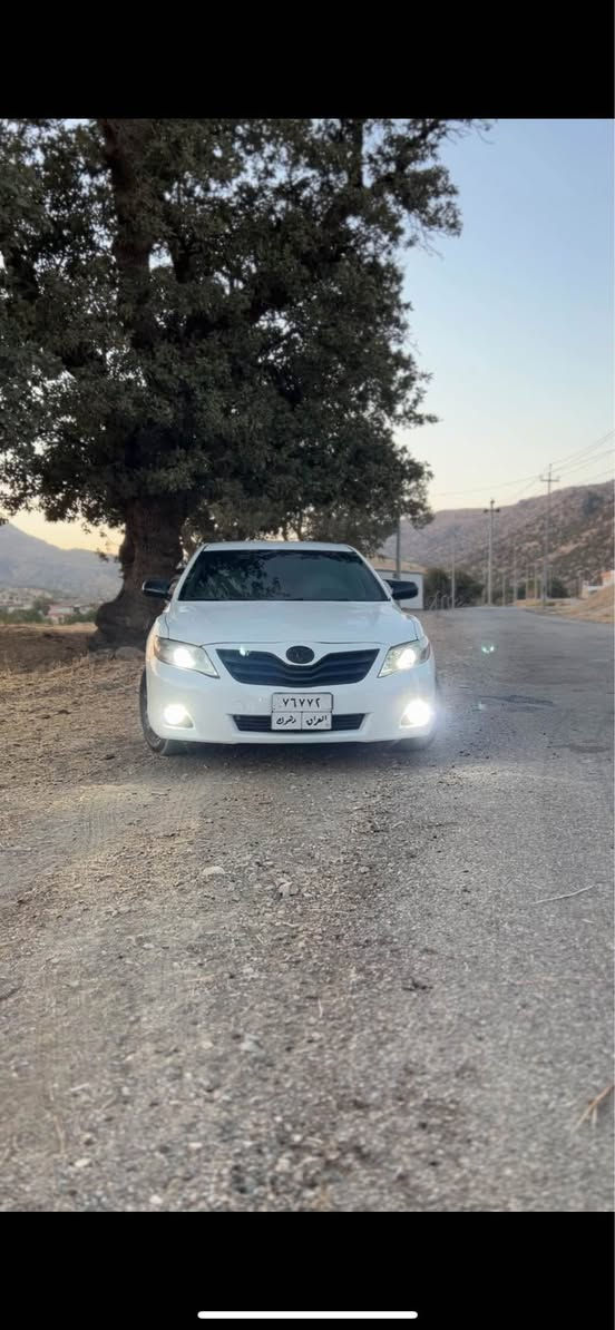 کامری بۆ فرۆشتن مۆدێل ٢٠١٠ حیزام نییە بە حیزام دەفرۆشم بێ ناوگرتن بێ لێدران تەنها بەدەنەکەی ناوەراستی گرتووە باقی لێدرانی نییە مەکینەی تۆزێک بوخاری هەیە سەقفەکەی بە قەدەر بستێک بە پانایاتی کارتە سبوخی هەلساوە با ناو کردن بە شەرت سەنەوی بە سەر چووە  *********** أربيل, العراق
