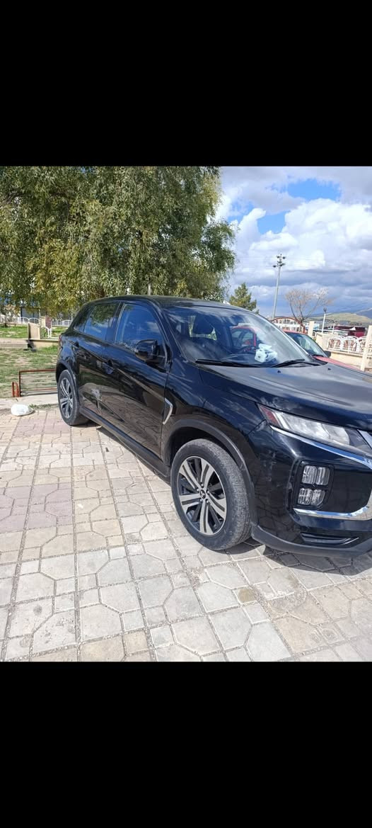 للبيع او مراوس سيارة متسوبيشي اوتلندر سبورتي موديل 21
ماشي سيارة 76000   صبغ بولند وجملغ امامي بدون دواخل 
هزاة وسنوية جديد لحتى 2030 سعر سيارة  140$
مكان سيارة في دهوك عقرة 
هاتف ***********
