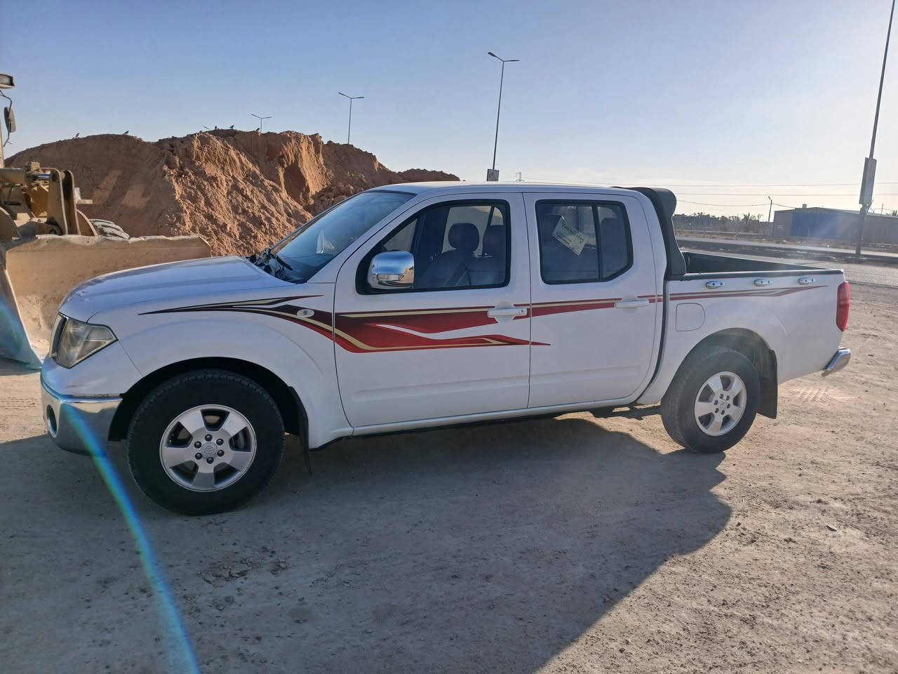 السلام عليكم نيفاره للبيع موديل ٢٠١٥
كفاله عامه محرك مامفتوح 
رقم بابل 
مكان بابل
السعر ١٥٠ وبيه مجال 
معلومات أكثر اتصل *********** _***********
