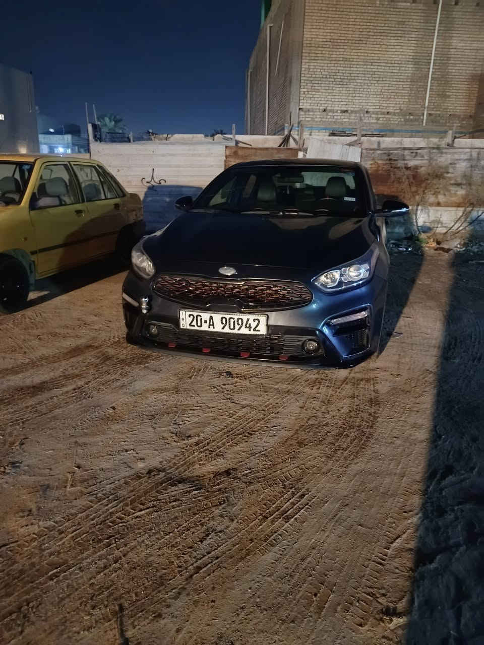 للبيع
فورتي 2020 وارد امريكي حادثها جاملغ خلفي عكس السائق سيارة نضيفة كلش مكان بغداد 
السعر 117 وبيها مجال بصيط 
***********
